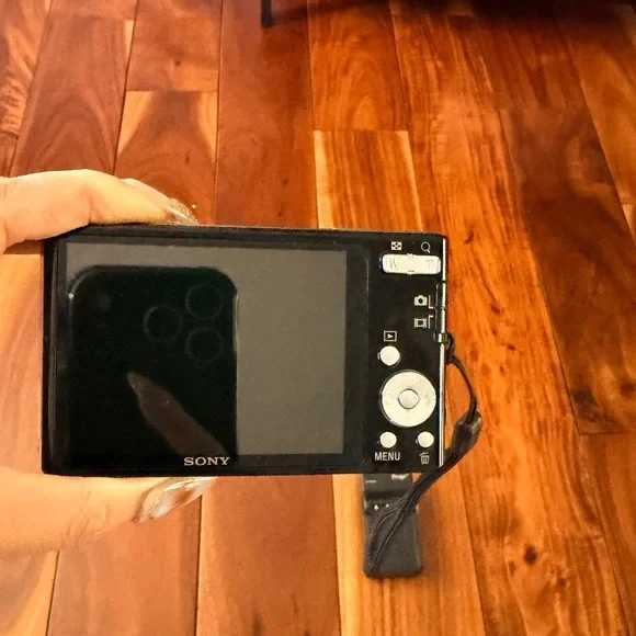 Sony Cybershot digital camera - Picture 3 of 6